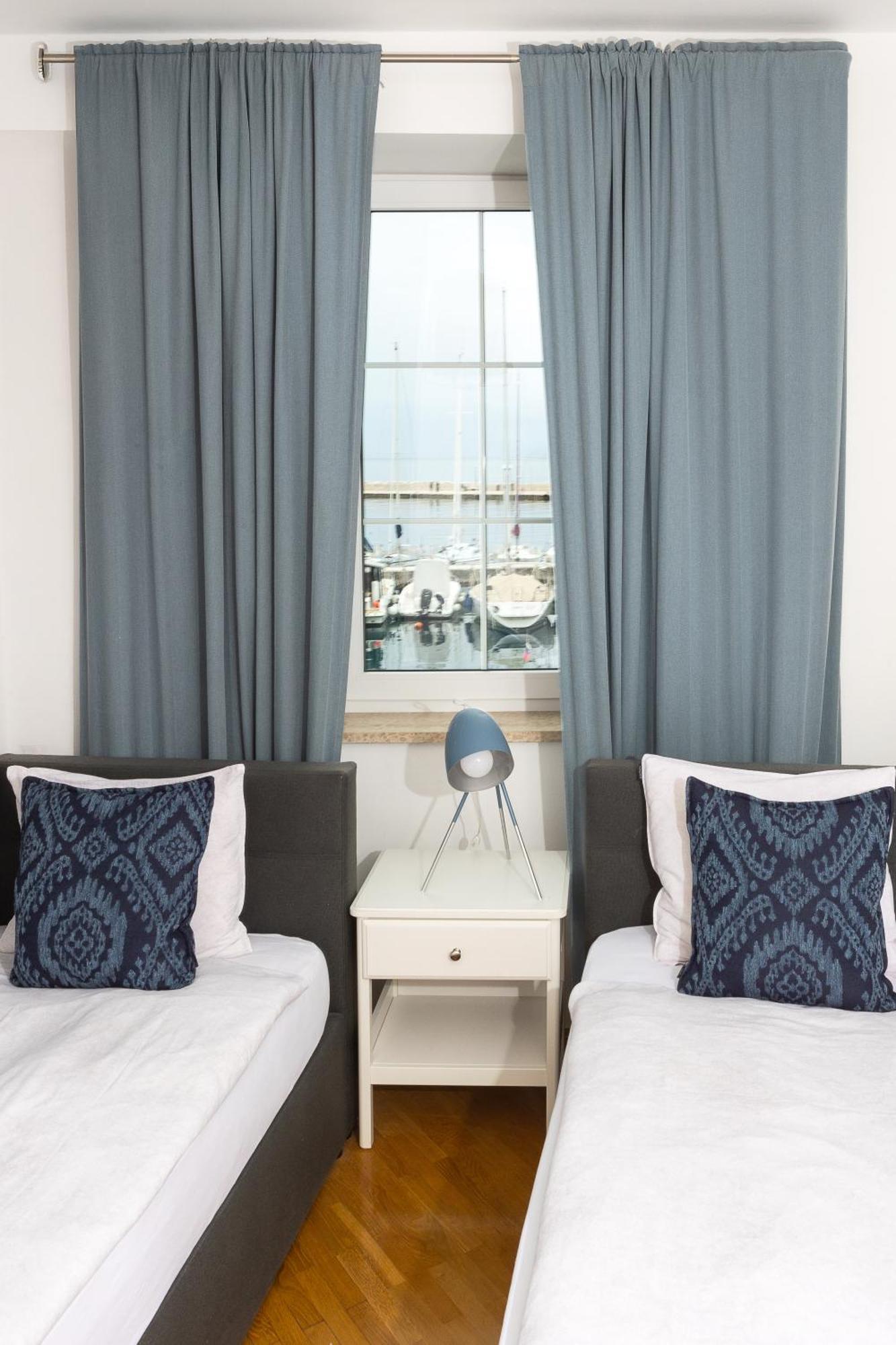 Porthouse Apartments Pirano Esterno foto